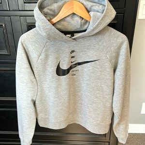 Like New - Nike women crop hoodie